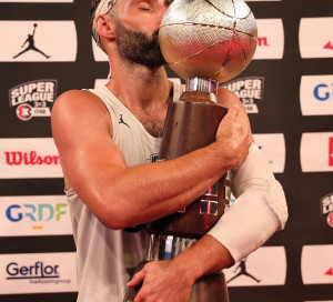 Légende du basket 3x3 en France, passé par les Etats-Unis et la Grèce, Angelo Tsagarakis entraînera l’équipe moins de 20 ans (U20) au SPN Basket cette année.