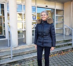 Nouvelle directrice des hôpitaux de Vernon et d’Evreux, Sandrine Cotton a un parcours atypique qui l’a menée de sage-femme à sous-préfète. Avec, toujours, l’humain en ligne de mire.