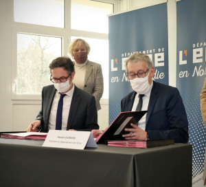 CD27 Département de l_Eure Signature Conventions Etat Préfecture Enfance en Difficulté Pauvreté Social