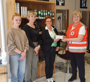 En Ville Atelier Coiffure Agnès L Action Solidarité Ukraine Croix Rouge Française Dons