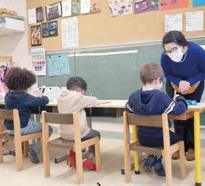 Cours d_Anglais Immersion Ecole Maternelle Nymphéas Vernonnet Stellie