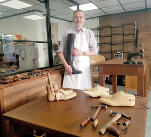 En Ville Ouverture La Botte Secrète Reprise Cordonnerie Hamel Rue du Soleil
