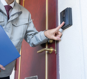 A,Salesman,Who,Calls,With,An,Intercom.men,In,Work,Clothes.