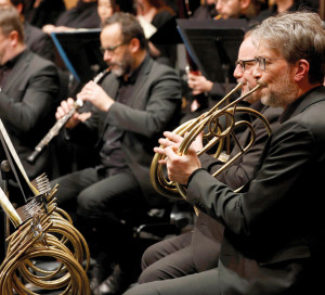 Orchestre de l’Opéra de Rouen Normandie. Direction musicale : Ben Glassberg.
Ed Lyon, Simona Šaturová, Anna Stéphany, Victoire Bunel, Chiara Skerath, Luigi de Donato.