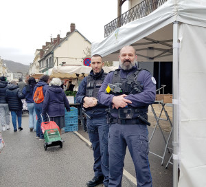 Grand Angle Stand Police Municipale Marché Samedi Sécurité