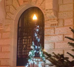 Eclairage statues escalier mairie place Barette restauration